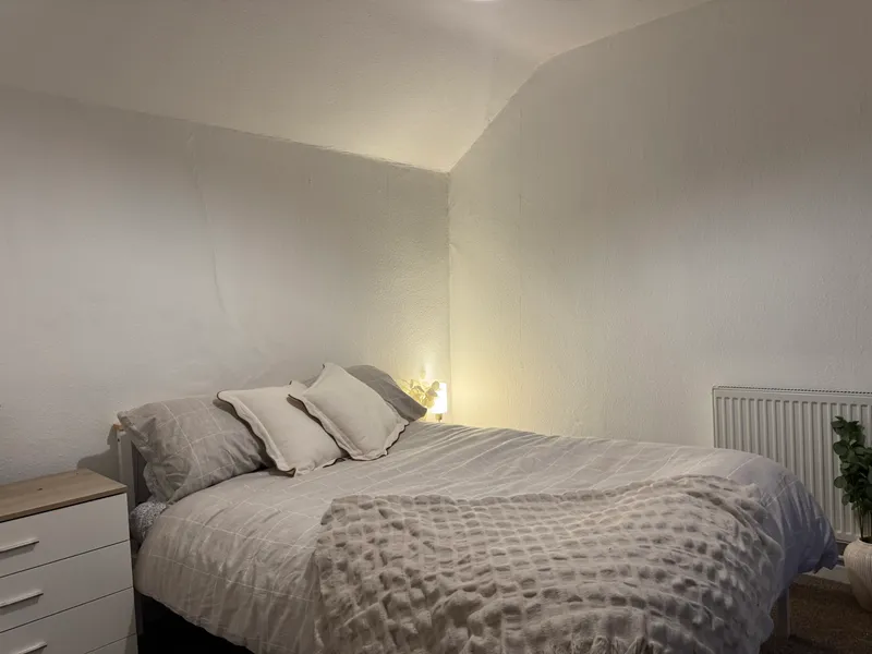 4 bed // 4 Bath // July 2026 - Image 18